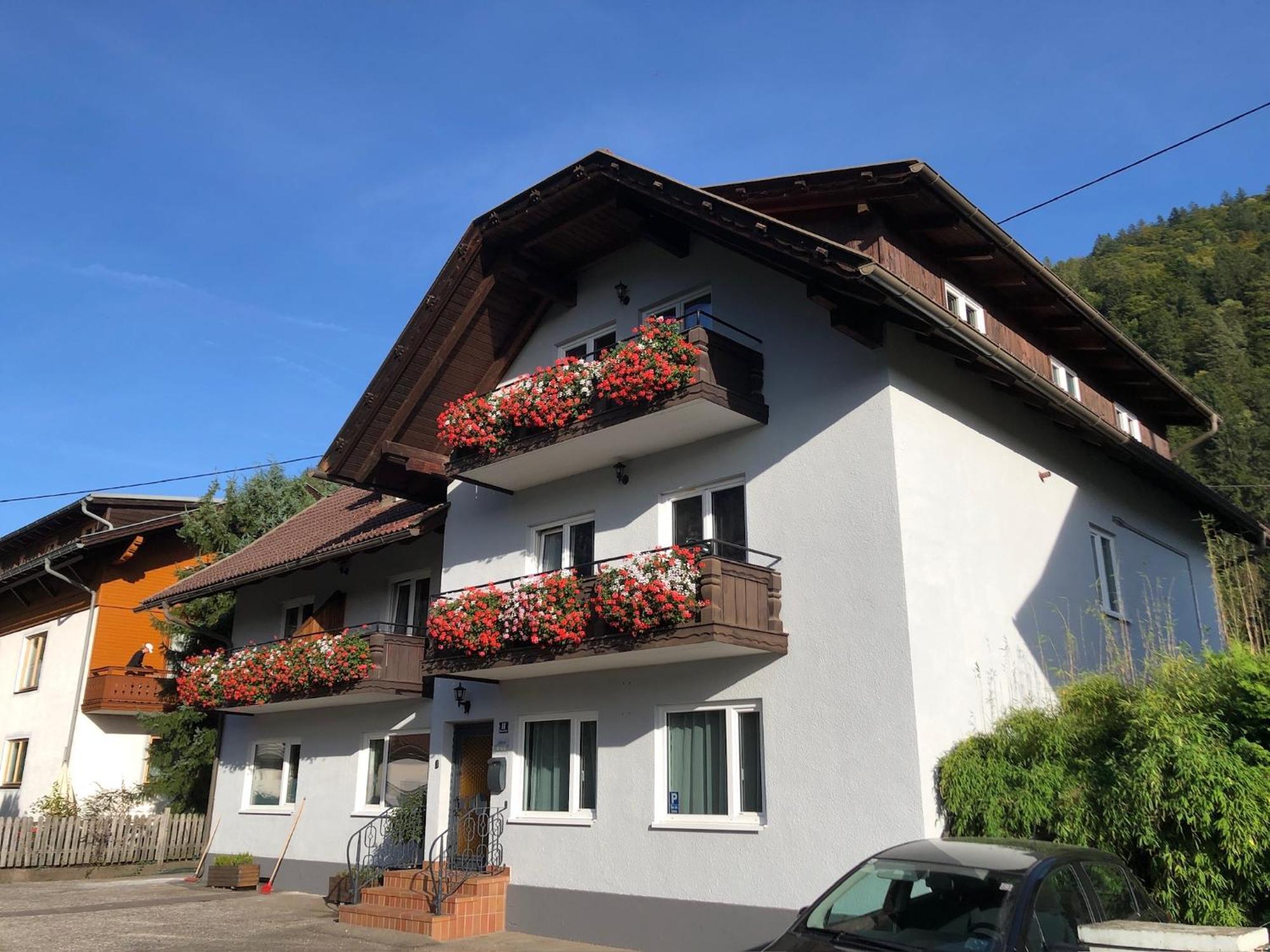 Appartement Zirbenduft Ferienhaus Fuenf Sinne Dobriach Exterior photo